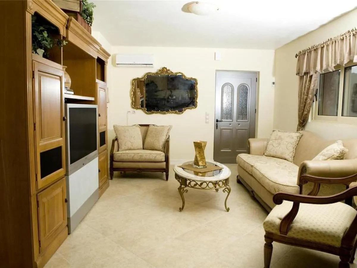 Comfortable Holiday House For 10 Persons, With Swimming Pool Rethymno  Holiday home